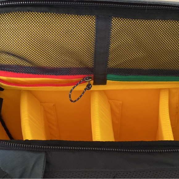 Mountainsmith Camera Bag slug strap attachable adjustable inside compartments - Picture 7 of 7